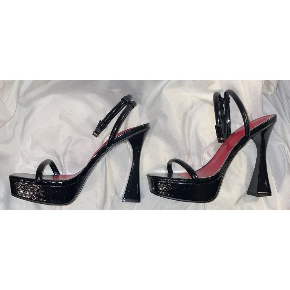 Unbranded black patent